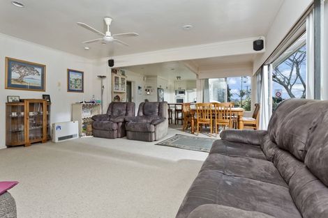 Photo of property in 10 Gull Lane, Mairangi Bay, Auckland, 0630