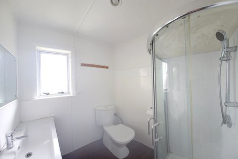 Photo of property in 43 Lyndfield Lane, Newlands, Wellington, 6037