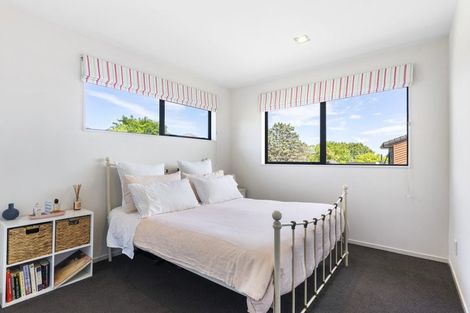 Photo of property in 43 Kenmure Avenue, Forrest Hill, Auckland, 0620