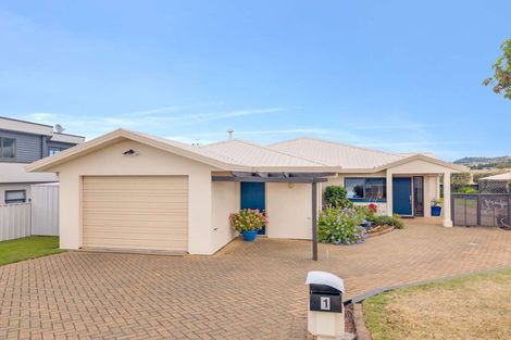 Photo of property in 1 Vaucluse Drive, Nukuhau, Taupo, 3330
