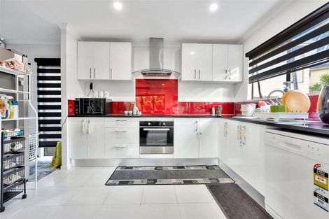 Photo of property in 2/38 Arlette Place, Massey, Auckland, 0614