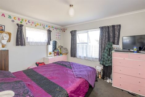 Photo of property in 35 Solway Street, Levin, 5510