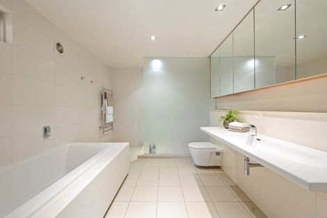 Photo of property in 23 Ocean View Road, Milford, Auckland, 0620