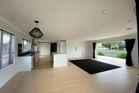 Photo of property in 67 Waipani Road, Te Atatu Peninsula, Auckland, 0610