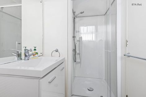 Photo of property in 87 Victory Crescent, Tawa, Wellington, 5028