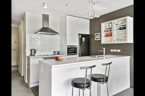 Photo of property in Montreaux Apartments, 9b/164 The Terrace, Wellington Central, Wellington, 6011