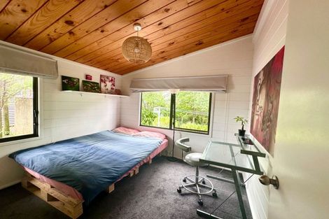 Photo of property in 646 Waitakere Road, Kumeu, 0891