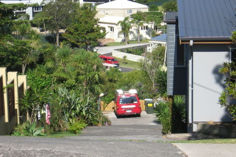 Photo of property in 2/2 Korotaha Terrace, Rothesay Bay, Auckland, 0630