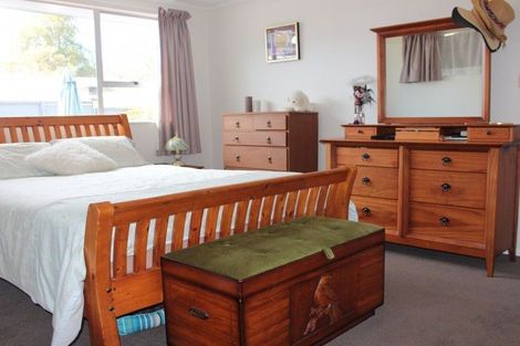 Photo of property in 2 Hatea Place, Dinsdale, Hamilton, 3204