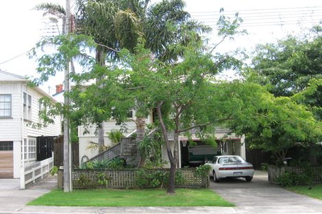 Photo of property in 45 Roslyn Terrace, Stanley Point, Auckland, 0624