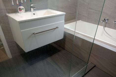 Photo of property in 2/47 Luton Avenue, Sunnyhills, Auckland, 2010