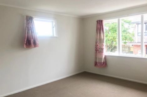 Photo of property in 4 Harding Avenue, Te Atatu South, Auckland, 0610