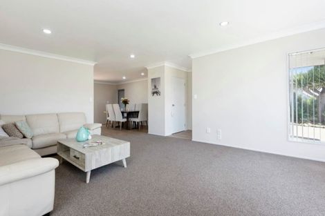 Photo of property in 1/71 Frank Nobilo Drive, Golflands, Auckland, 2013