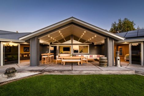 Photo of property in 12 Spur Road, Havelock North, 4130