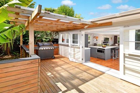 Photo of property in 56 Saffron Street, Birkdale, Auckland, 0626