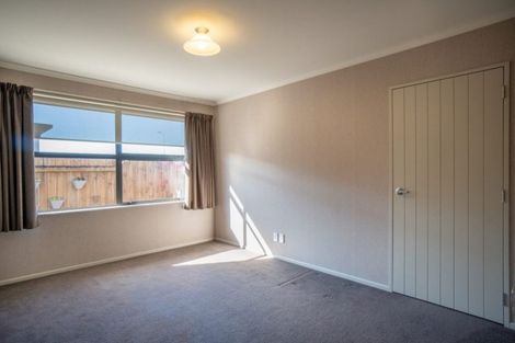 Photo of property in 11 Geneva Terrace, Kelvin Grove, Palmerston North, 4414