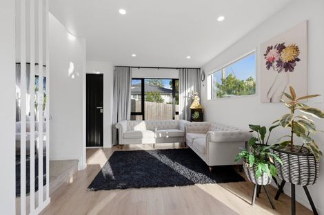 Photo of property in 70d Stanley Road, Glenfield, Auckland, 0629