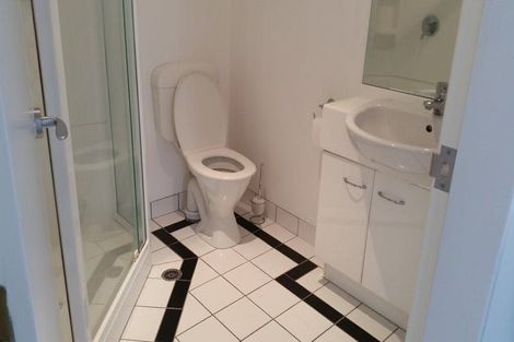 Photo of property in 5c/5 Kent Terrace, Mount Victoria, Wellington, 6011