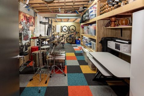 Photo of property in 60 Parkhill Road, Mellons Bay, Auckland, 2014