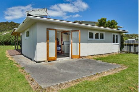 Photo of property in 75 Fortescue Street, Mahia, 4198
