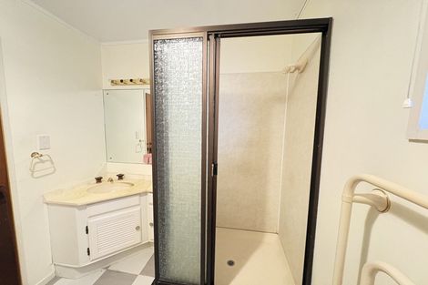 Photo of property in 2/90 Royal View Road, Te Atatu South, Auckland, 0610