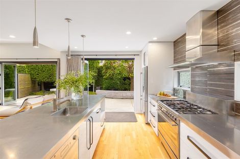 Photo of property in 51 Oxley Avenue, St Albans, Christchurch, 8014