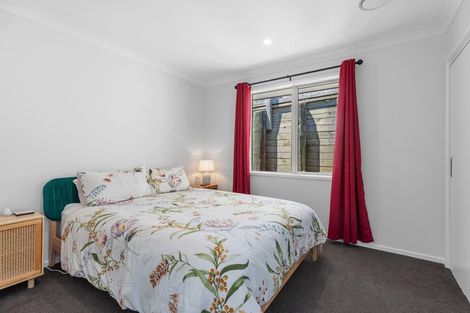 Photo of property in 84 Bert Wall Drive, Omokoroa, 3114