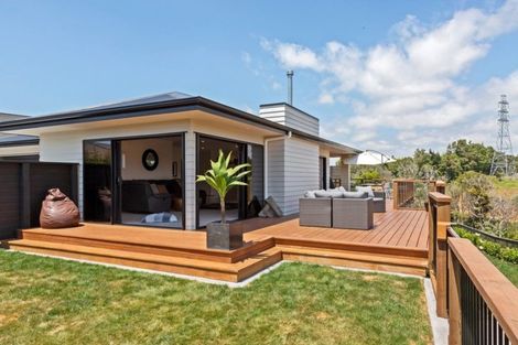 Photo of property in 5a Tupuhi Place, Highlands Park, New Plymouth, 4312