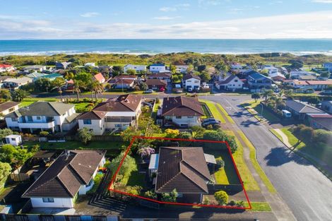 Photo of property in 2 Opal Drive, Papamoa Beach, Papamoa, 3118