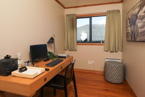 Photo of property in 32 Brymer Road, Grandview Heights, Hamilton, 3200