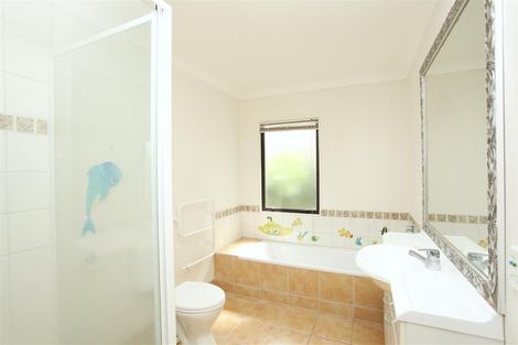 Photo of property in 35 Seneca Court, Golflands, Auckland, 2013