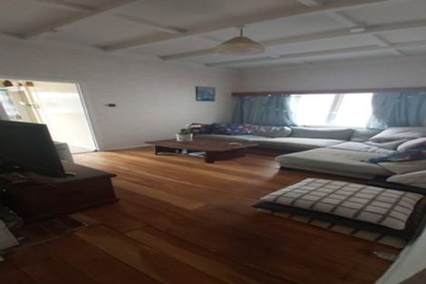Photo of property in 15 Huia Road, Point Chevalier, Auckland, 1022