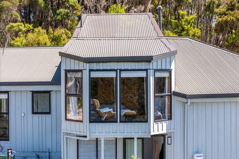 Photo of property in 77 Te Wahapu Road, Russell, 0272