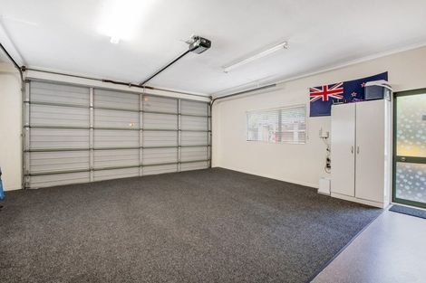 Photo of property in 10 Jacanas Place, Unsworth Heights, Auckland, 0632