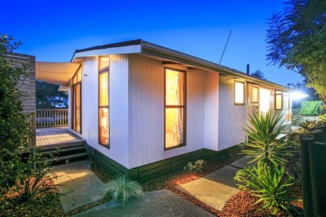 Photo of property in 69 Peach Road, Glenfield, Auckland, 0629