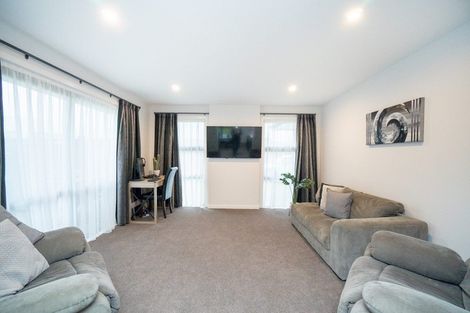 Photo of property in 22 Monaco Grove, Fitzherbert, Palmerston North, 4410