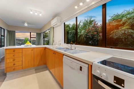 Photo of property in 1/2 Kowhai Road, Campbells Bay, Auckland, 0630