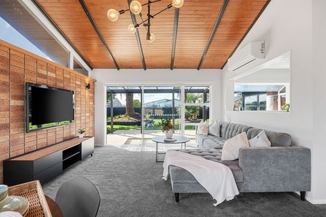 Photo of property in 152 Sandwich Road, St Andrews, Hamilton, 3200
