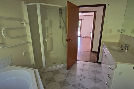 Photo of property in 13 Charles Dickens Drive, Mellons Bay, Auckland, 2014