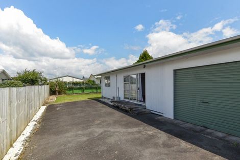 Photo of property in 33a Kawaha Point Road, Fairy Springs, Rotorua, 3015