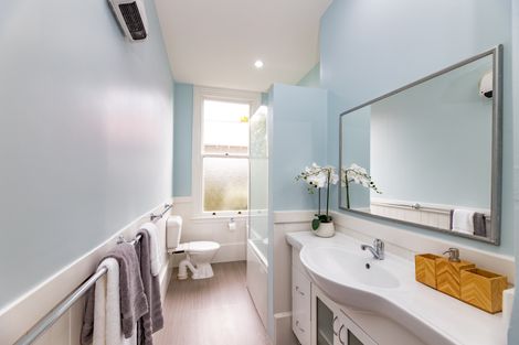 Photo of property in 2/96 Kerrs Road, Avonside, Christchurch, 8061