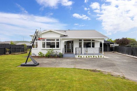 Photo of property in 2 Alma Place, Milson, Palmerston North, 4414