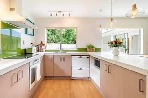 Photo of property in 20a Raroa Place, Pukerua Bay, 5026