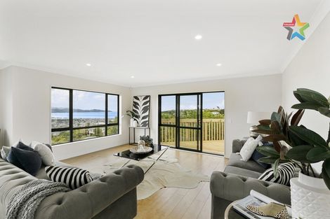 Photo of property in 6 Poto Road, Normandale, Lower Hutt, 5010