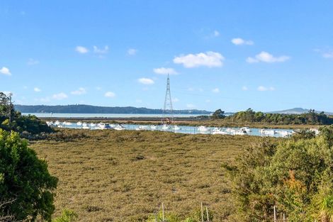 Photo of property in 100 Tiroroa Avenue, Te Atatu South, Auckland, 0610