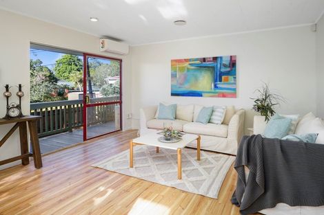 Photo of property in 2/87 Woodglen Road, Glen Eden, Auckland, 0602