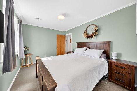 Photo of property in 2 Philip Street, Carterton, 5713