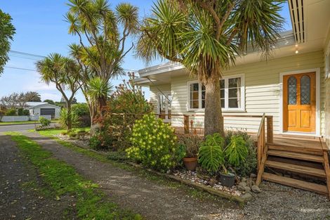 Photo of property in 35 Kiharoa Street, Otaki Beach, Otaki, 5512