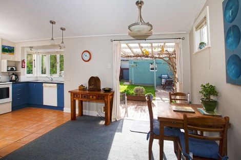 Photo of property in 63 Endeavour Street, Lyall Bay, Wellington, 6022