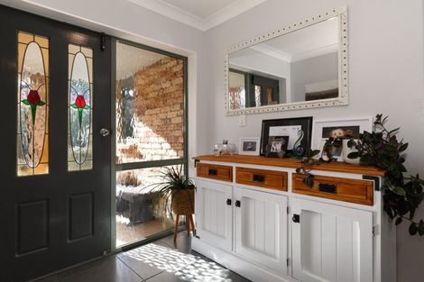 Photo of property in 10 Wouldbank Way, Welcome Bay, Tauranga, 3112